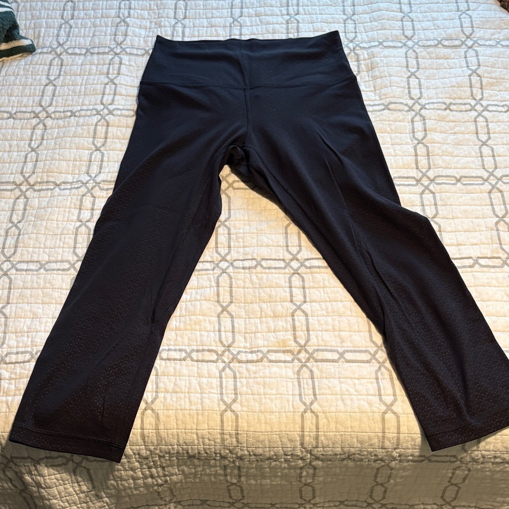 Align Black Cropped Leggings with a pattern